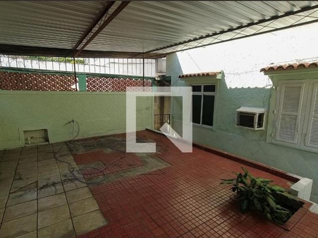 Casa aluguel em Região Geográfica Imediata do Rio de Janeiro, Região Metropolitana do Rio de Janeiro