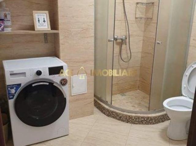 Casă închirieri în New Point Residence, Voluntari