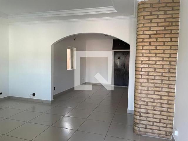 Casa aluguel em Setor Central, Uberlândia