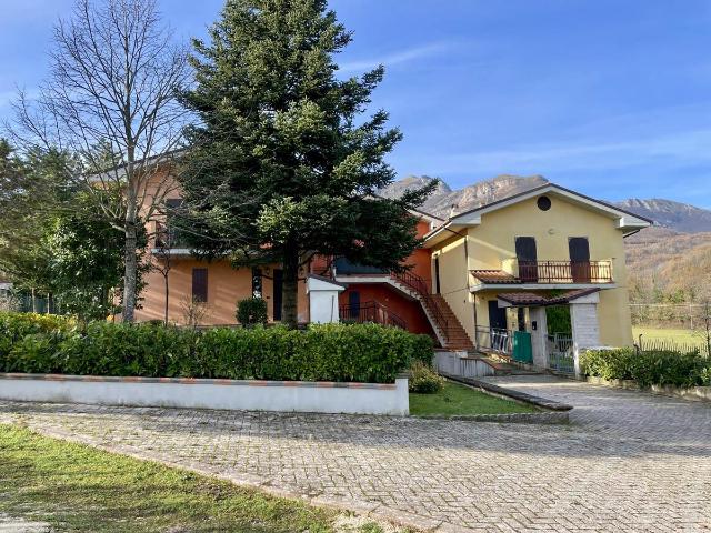 Casa in vendita a Marche, Macerata