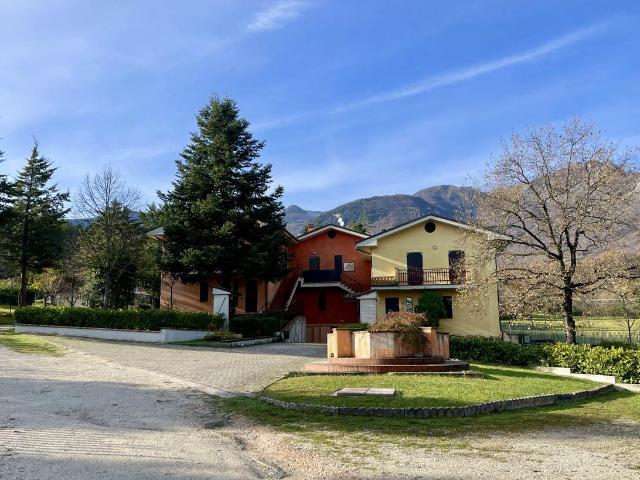 Casa in vendita a Marche, Macerata