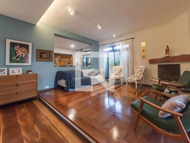 Casa aluguel em Vila Olímpia, São Paulo