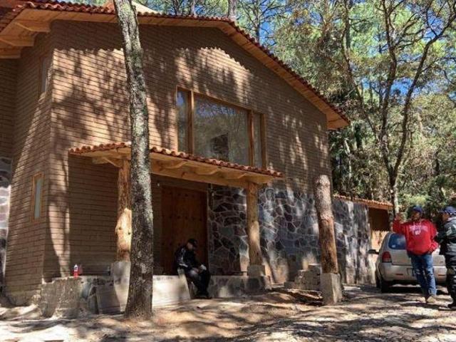 Casa cabaña en Venta en fraccionamiento Pinares Tapalpa Jalisco