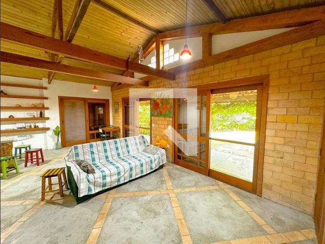 Casa aluguel em Região Geográfica Imediata de Florianópolis, Desterro