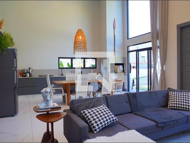 Casa aluguel em Região Geográfica Imediata de Florianópolis, Desterro