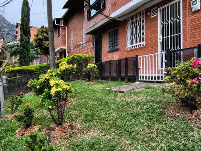 Casa en arriendo en Los Cerros - El Vergel, Medellín