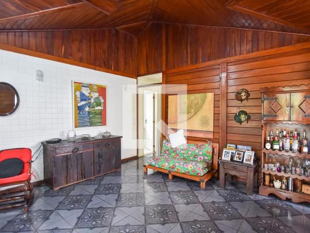 Casa aluguel em Região Geográfica Imediata do Rio de Janeiro, Região Metropolitana do Rio de Janeiro
