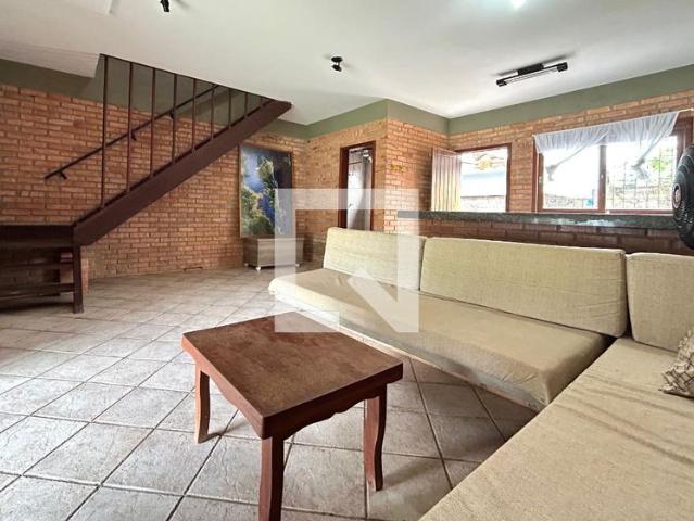 Casa aluguel em Região Geográfica Imediata de Florianópolis, Desterro