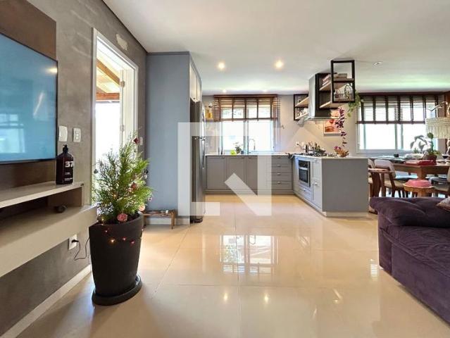 Casa aluguel em Região Geográfica Imediata de Florianópolis, Desterro