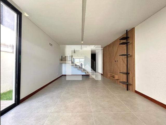 Casa aluguel em Região Geográfica Imediata de Florianópolis, Desterro