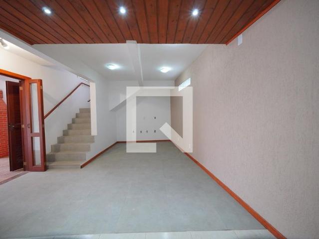 Casa aluguel em Região Geográfica Imediata de Florianópolis, Desterro