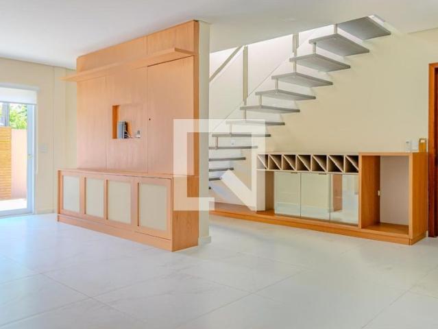 Casa aluguel em Região Geográfica Imediata de Florianópolis, Desterro
