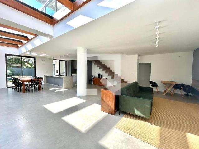 Casa aluguel em Região Geográfica Imediata de Florianópolis, Desterro