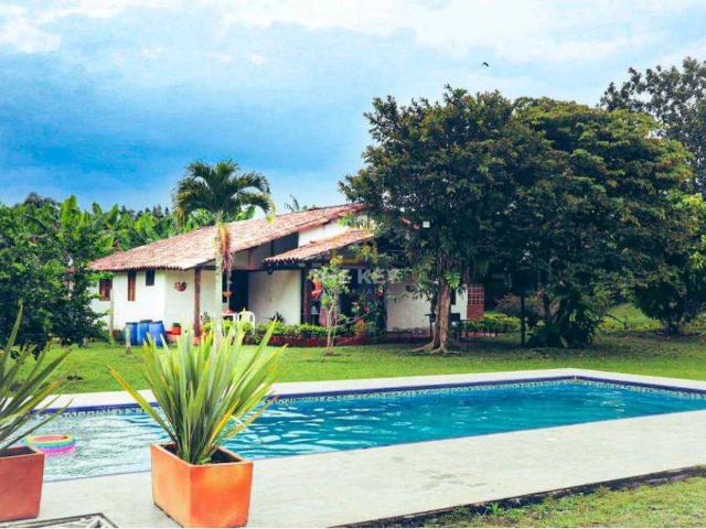 Casa en arriendo en Policarpa, Quimbaya