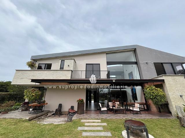 Casa Campestre En Arriendo En El Carmen De Viboral En Valle Del Este A276516