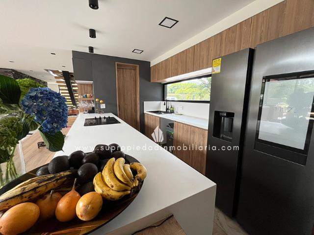 Casa Campestre En Arriendo En El Carmen De Viboral En Valle Del Este A276516