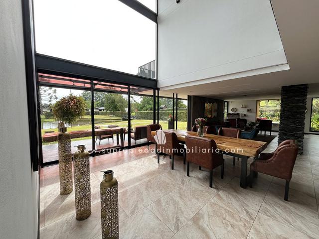 Casa Campestre En Arriendo En El Carmen De Viboral En Valle Del Este A276516