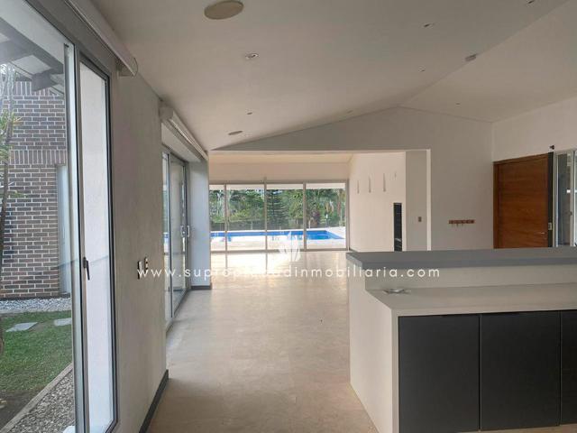 Casa Campestre En Arriendo En Envigado En Loma Del Escobero A285307