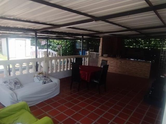 Casa Campestre En Arriendo En Guadalajara De Buga En. A173000