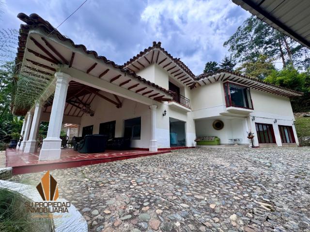 Casa Campestre En Arriendo En Medellin En Los Balsos A245522