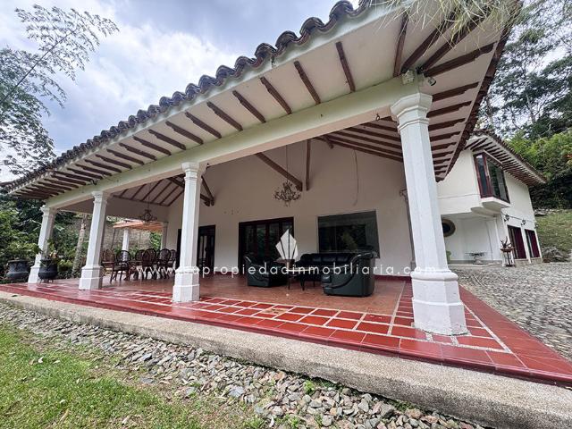 Casa Campestre En Arriendo En Medellin En Los Balsos A245522