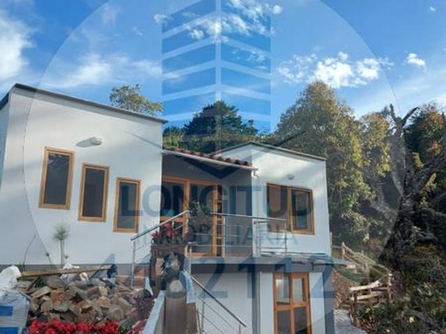 Casa Campestre En Arriendo En Medellin En Santa Elena A65228