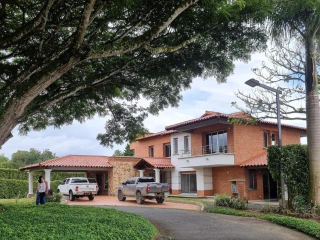 Casa Campestre en arriendo en Risaralda