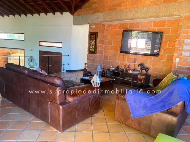 Casa Campestre En Arriendo En Sabaneta En La Doctora A315101