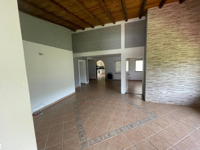 Casa Campestre En Arriendo En Sabaneta En Las Brisas A120461
