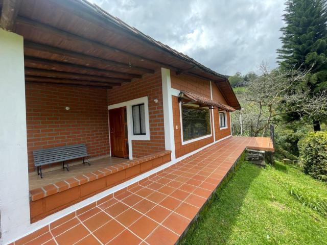 Casa Campestre En Arriendo En Sabaneta En Las Brisas A120461