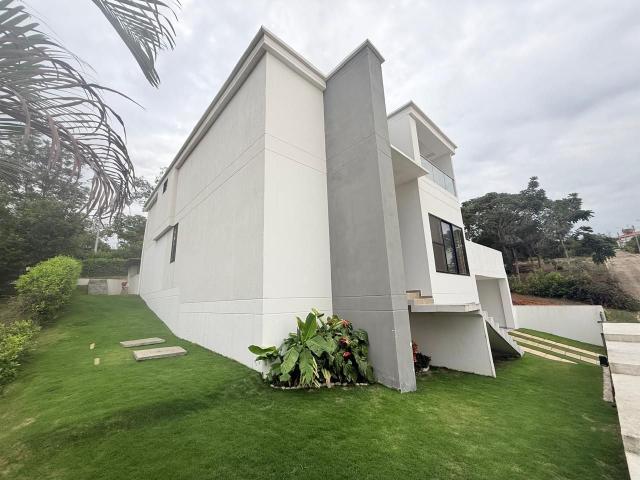 Casa en arriendo en Acapulco, Santander