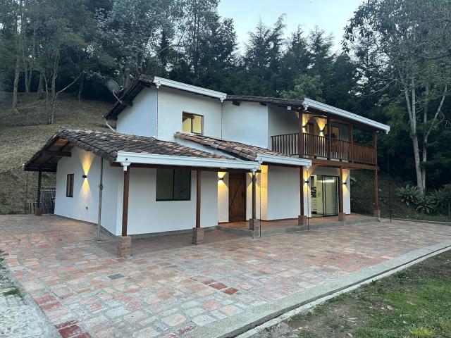 Casa en arriendo en Antioquia, Valle de Aburrá