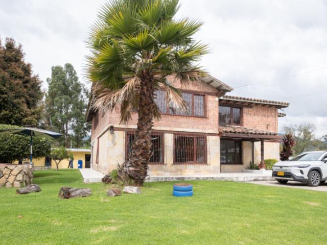 Casa Campestre En Venta En Bogota En Guaymaral V367456