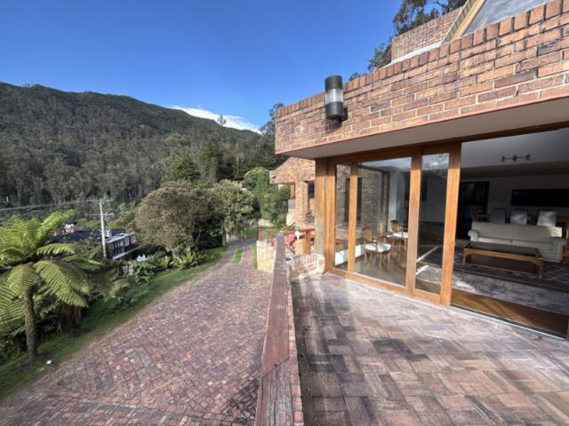 Casa Campestre En Venta En Bogota En La Floresta De La Sabana V329562