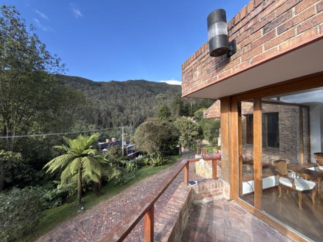 Casa Campestre En Venta En Bogota En La Floresta De La Sabana V329562