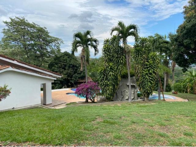 Casa Campestre En Venta En Cali En Acopi V123222