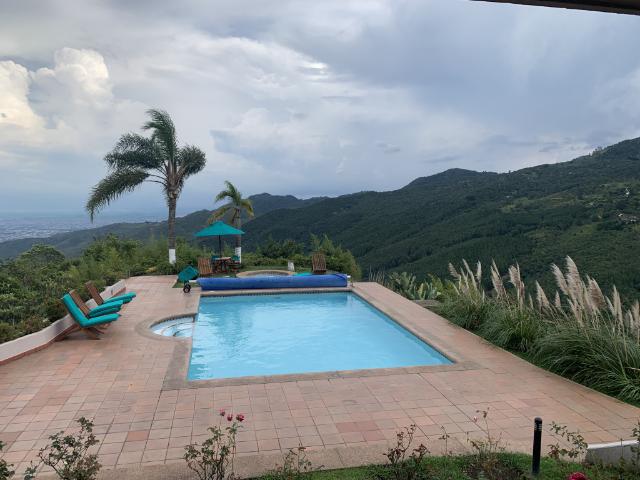 Casa Campestre En Venta En Cali En Dapa V255266
