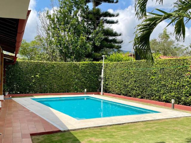 Casa Campestre En Venta En Guaduas V171321