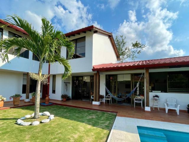 Casa Campestre En Venta En Guaduas V171321