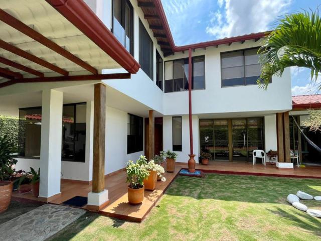 Casa Campestre En Venta En Guaduas V171321