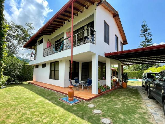 Casa Campestre En Venta En Guaduas V171321