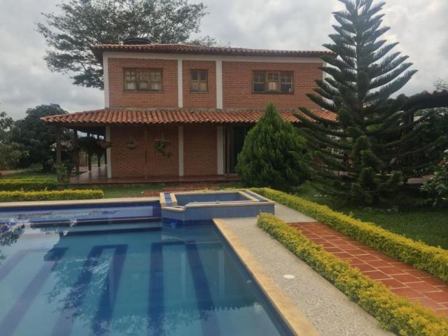 Casa Campestre En Venta En Los Patios En. V220204