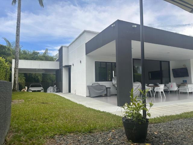 Casa Campestre En Venta En Pereira En Cerritos V301611