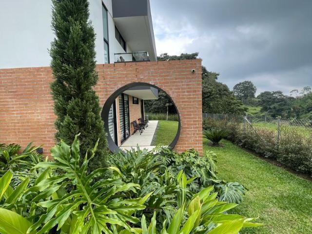 Casa Campestre En Venta En Pereira V68116