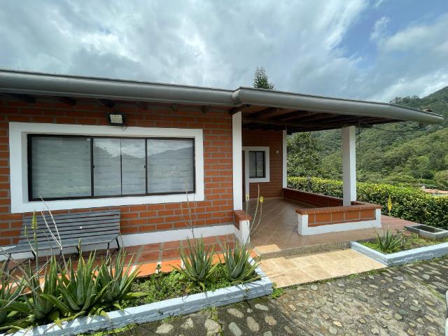 Casa Campestre En Venta En Sabaneta En Las Brisas V317535