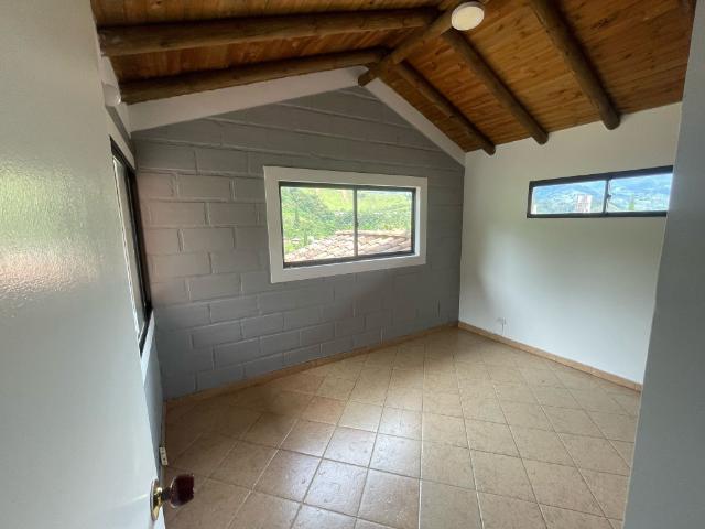 Casa Campestre En Venta En Sabaneta En Las Brisas V317535