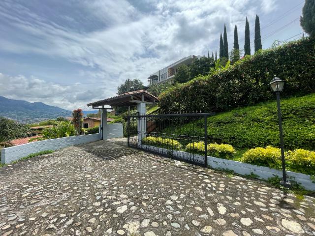 Casa Campestre En Venta En Sabaneta En Las Brisas V317535