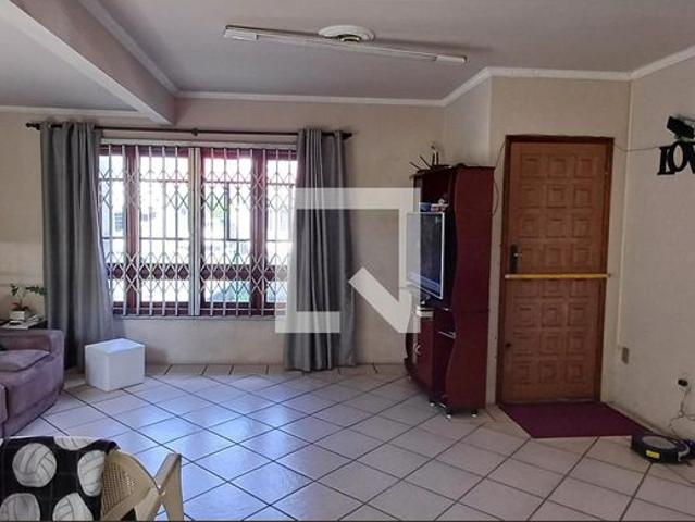 Casa aluguel em Região Geográfica Imediata de Florianópolis, São José