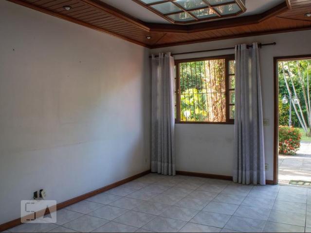 Casa aluguel em Região Geográfica Imediata do Rio de Janeiro, Região Metropolitana do Rio de Janeiro