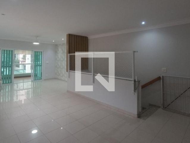 Casa aluguel em Região Imediata de Santos, Região Metropolitana da Baixada Santista